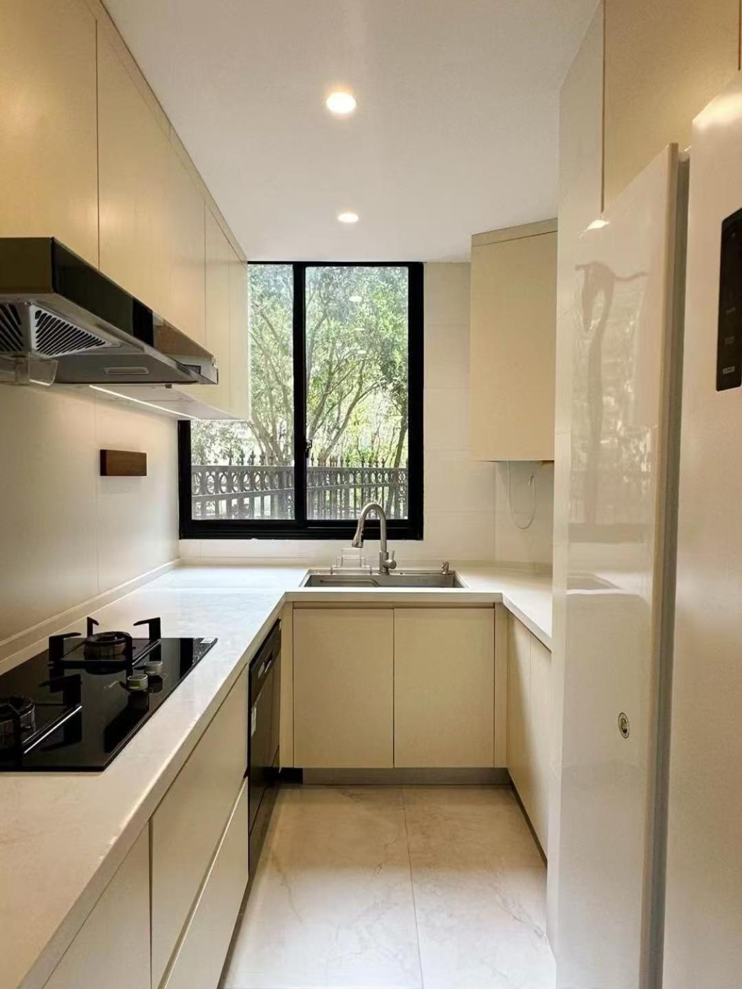 Deluxe Three Bedroom Appartement